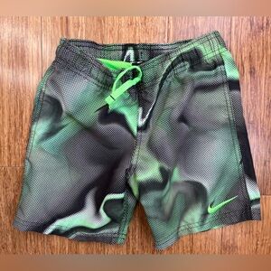 Nike boys swim trunk Green black size 4. 1488